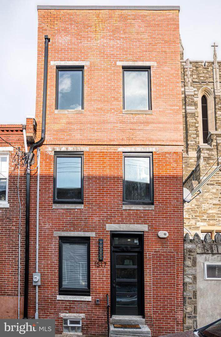 1517 Berks Street - Photo 1