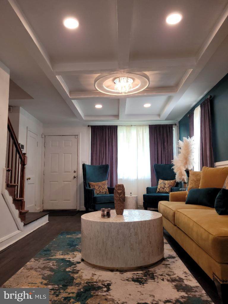4729 Luerssen Avenue - Photo 1