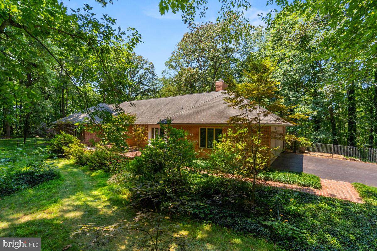 5300 Griffith Road - Photo 1