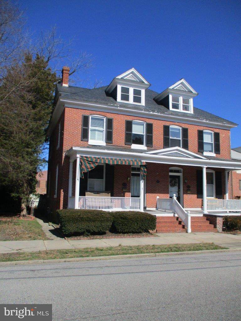 609 Locust Street - Photo 1