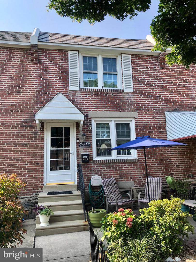 2213 Lynn Boulevard - Photo 1