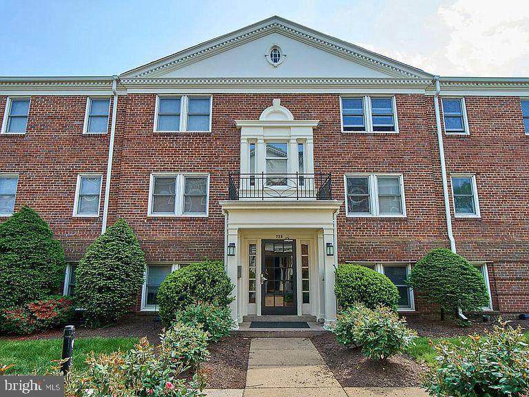 722 Washington Street - Photo 1