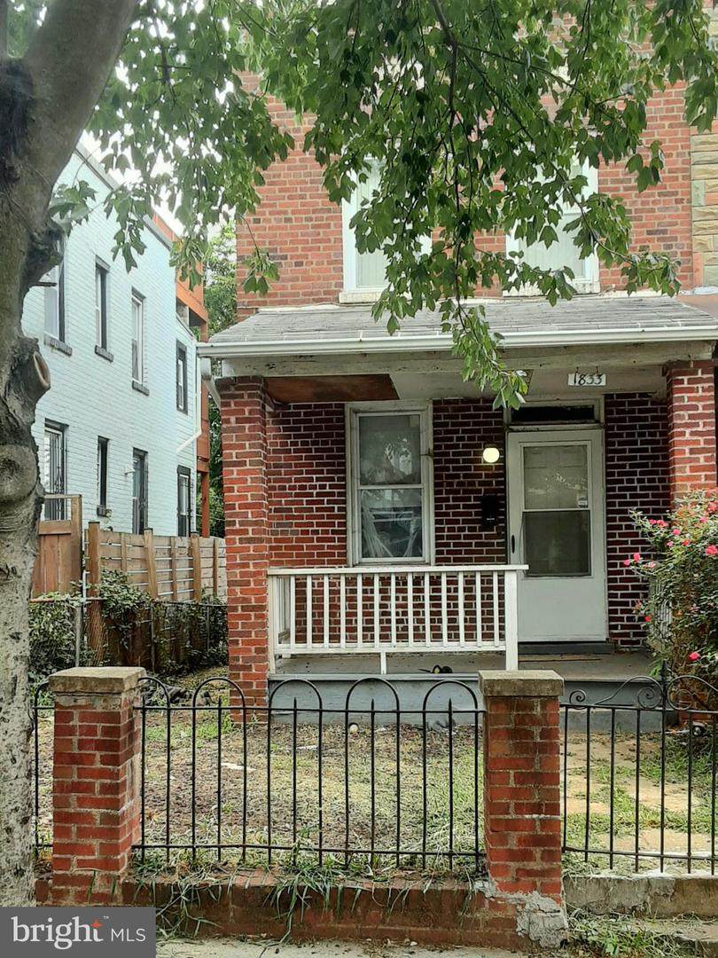 1833 L Street - Photo 1