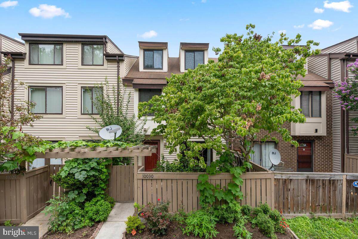 10030 Forest View Place - Photo 1