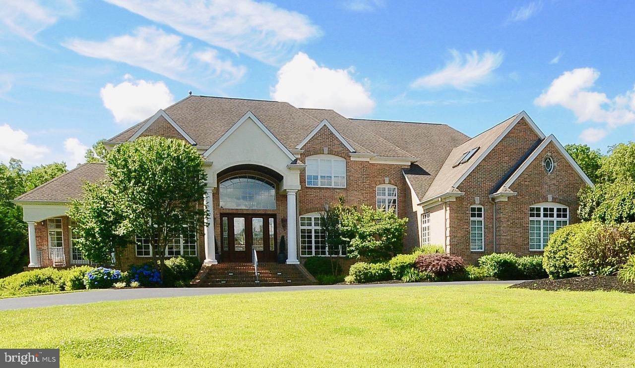 418 Whispering Lane - Photo 1
