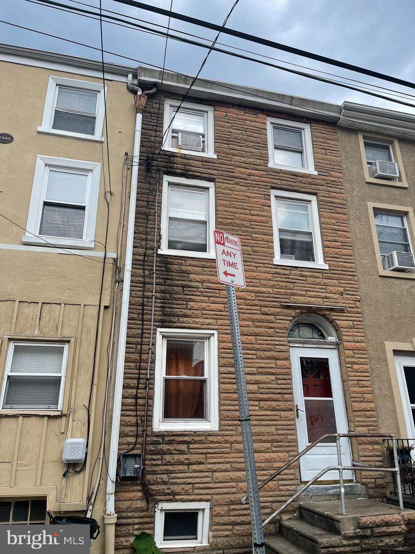 145 Green Lane - Photo 1