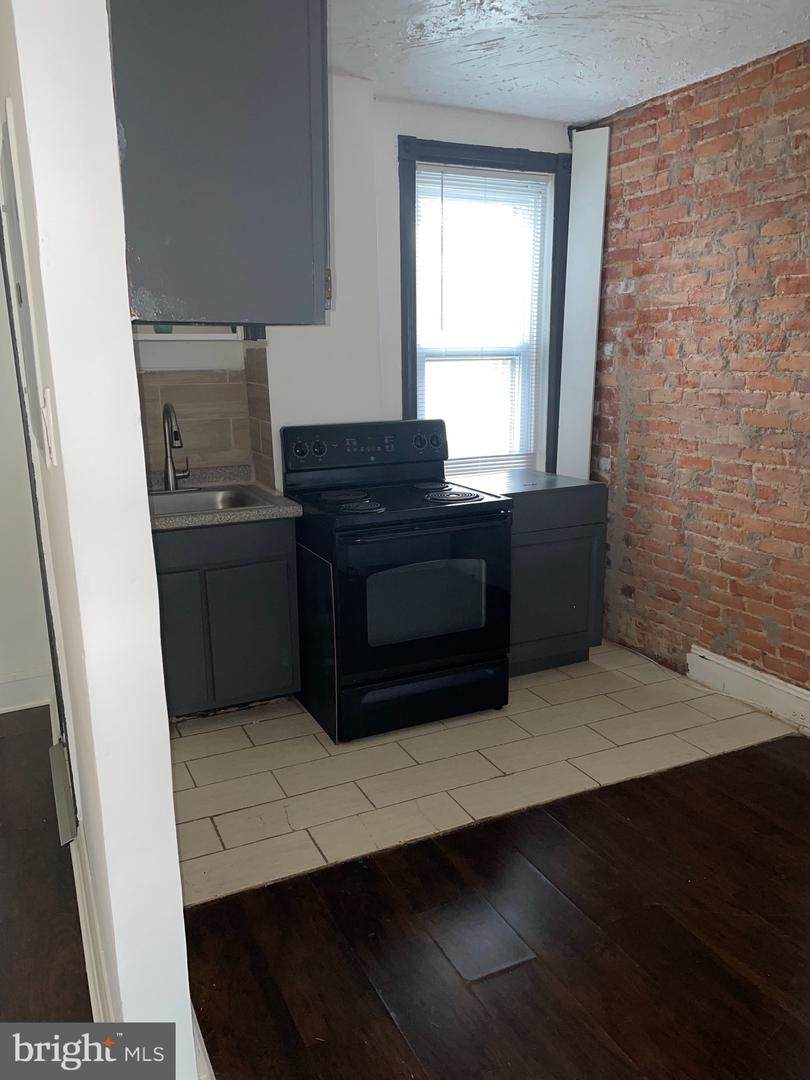 1302 Wishart Street - Photo 1