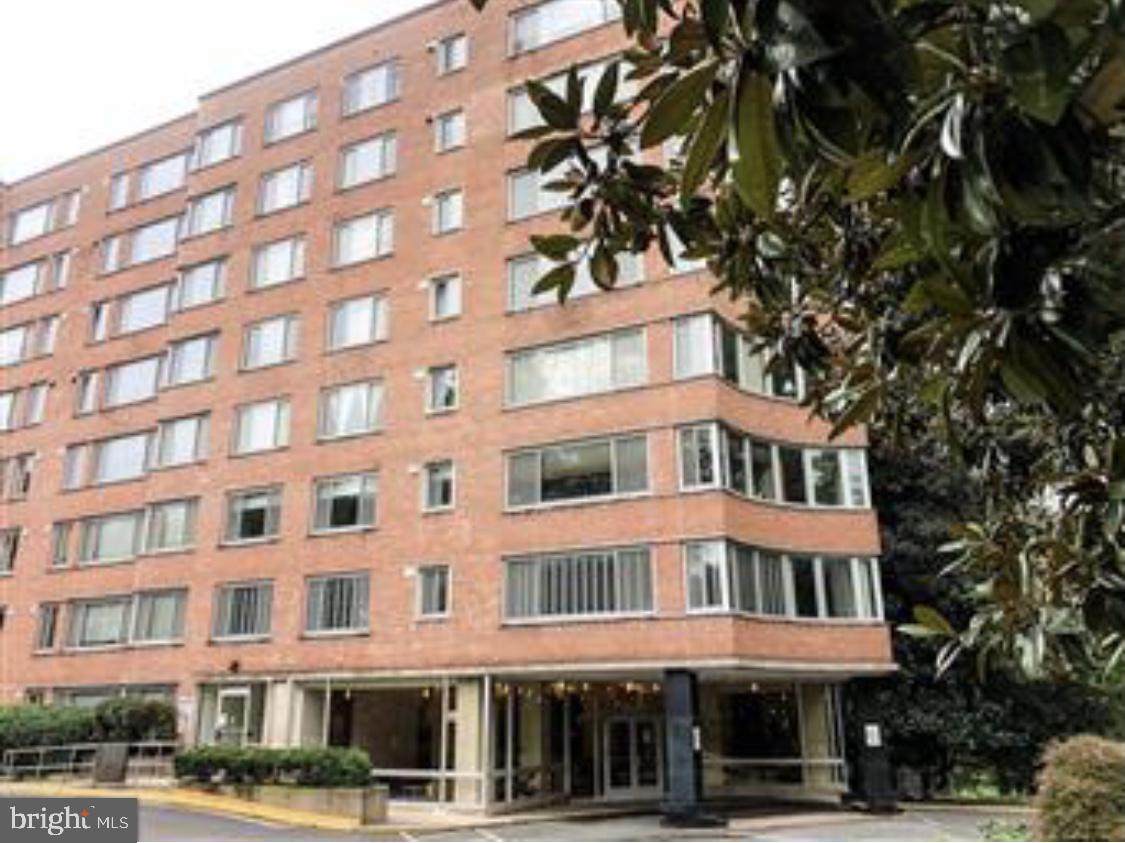 4200 Cathedral Avenue - Photo 1