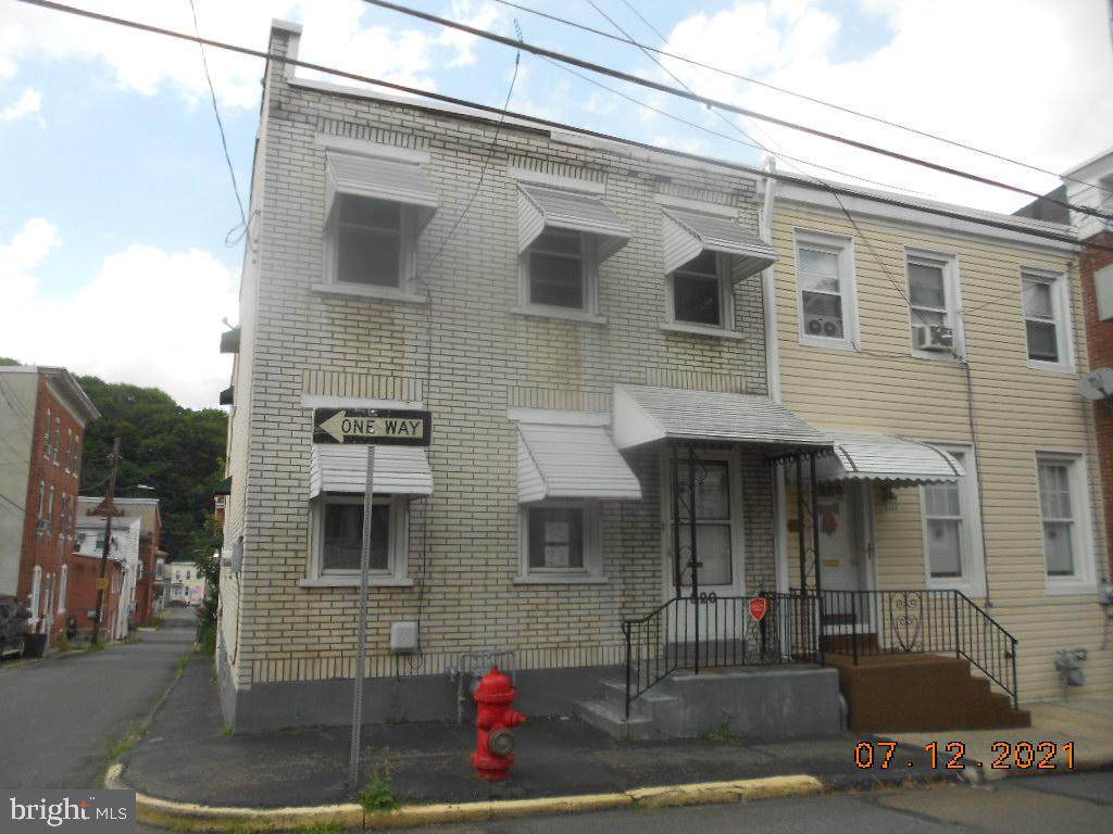 620 Norwegian Street - Photo 1
