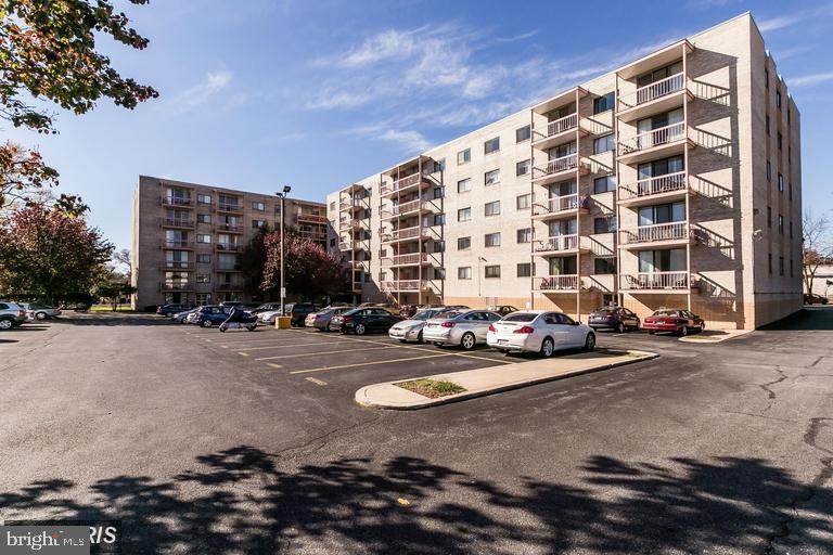 130 Slade Avenue - Photo 1