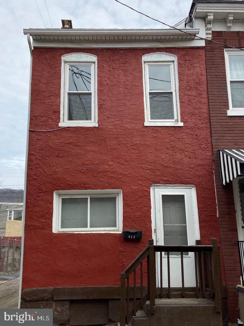 353 Moss Street - Photo 1
