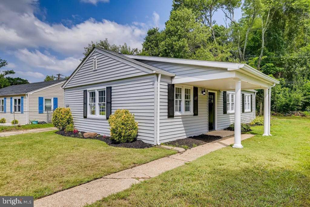 1008 Thomas Rd - Photo 1