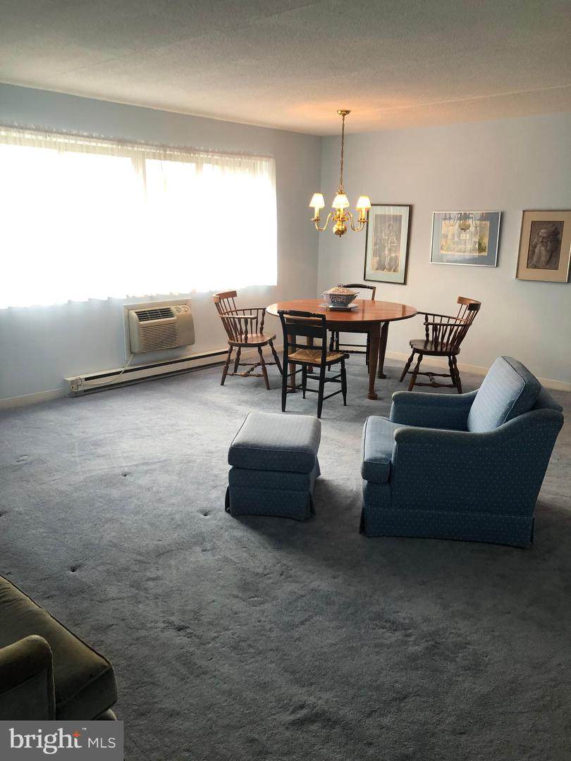 860 Lower Ferry Road - Photo 1