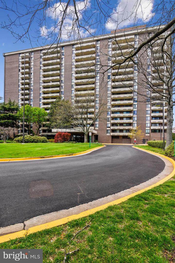 1800 Old Meadow Road - Photo 1