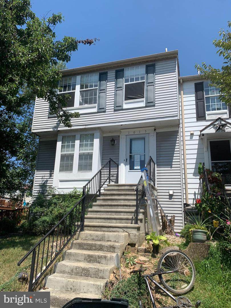 1015 Pirates Court - Photo 1