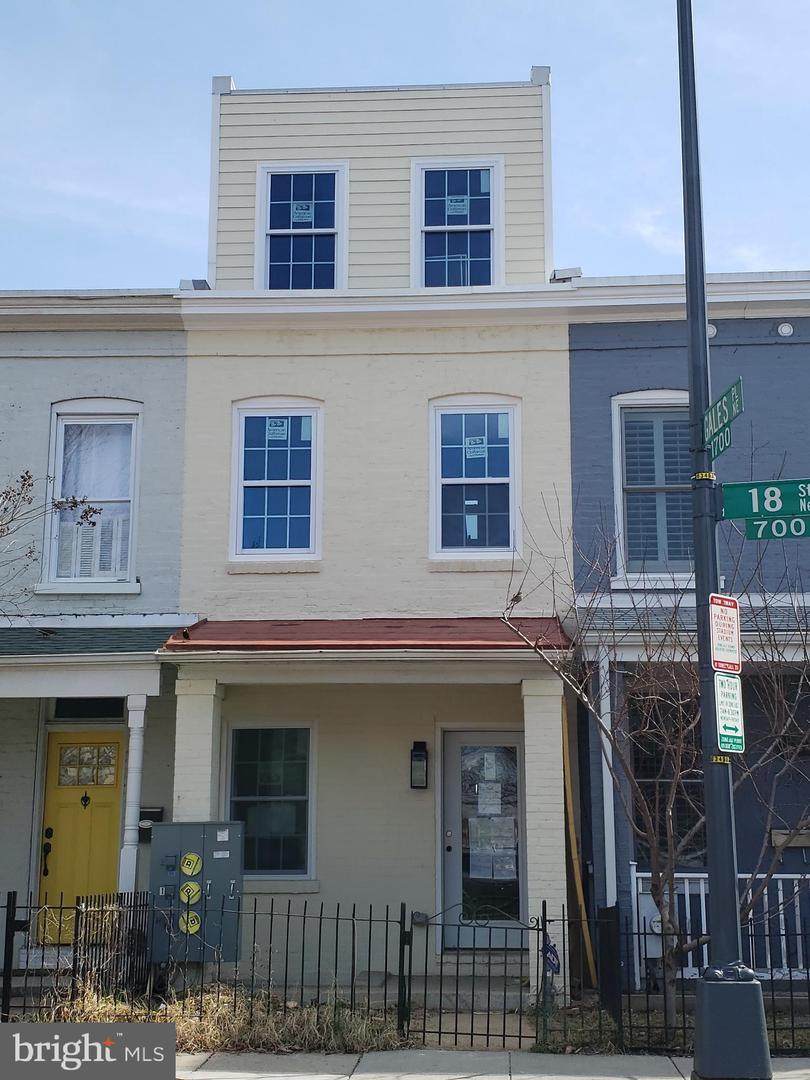 731 18TH Street - Photo 1
