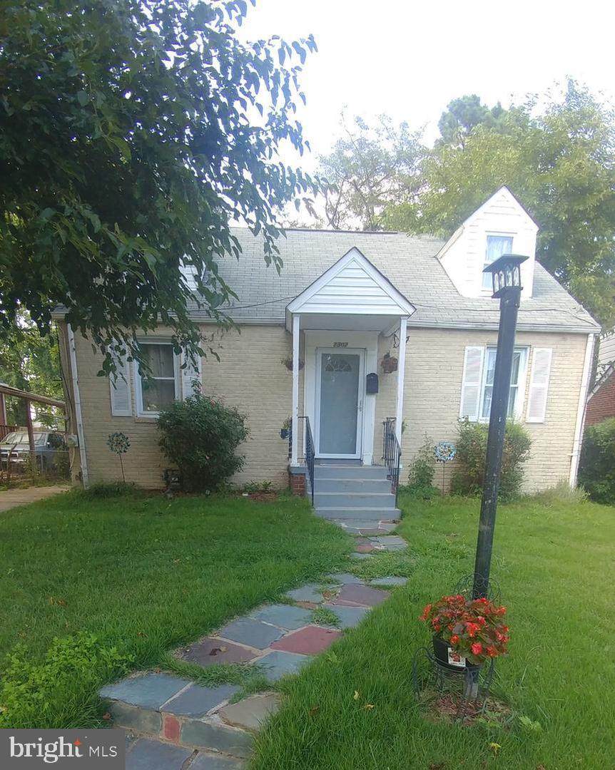 2302 Banning Pl - Photo 1
