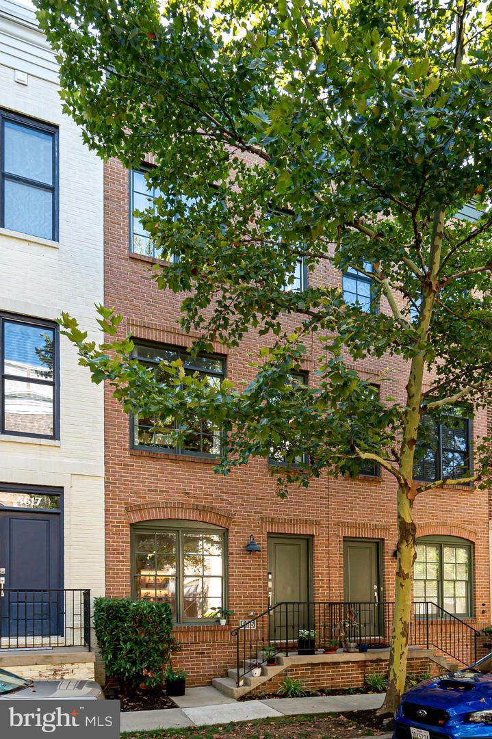 5615 44TH Avenue - Photo 1