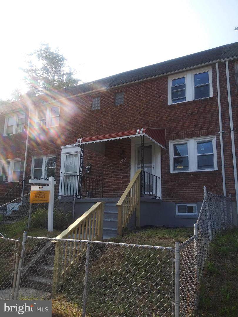 3020 Grantley Avenue - Photo 1