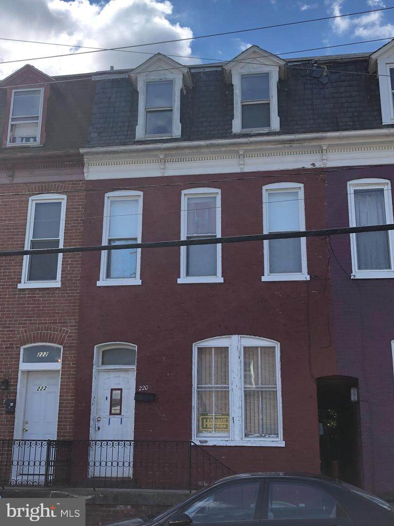 220 Boundary Avenue - Photo 1