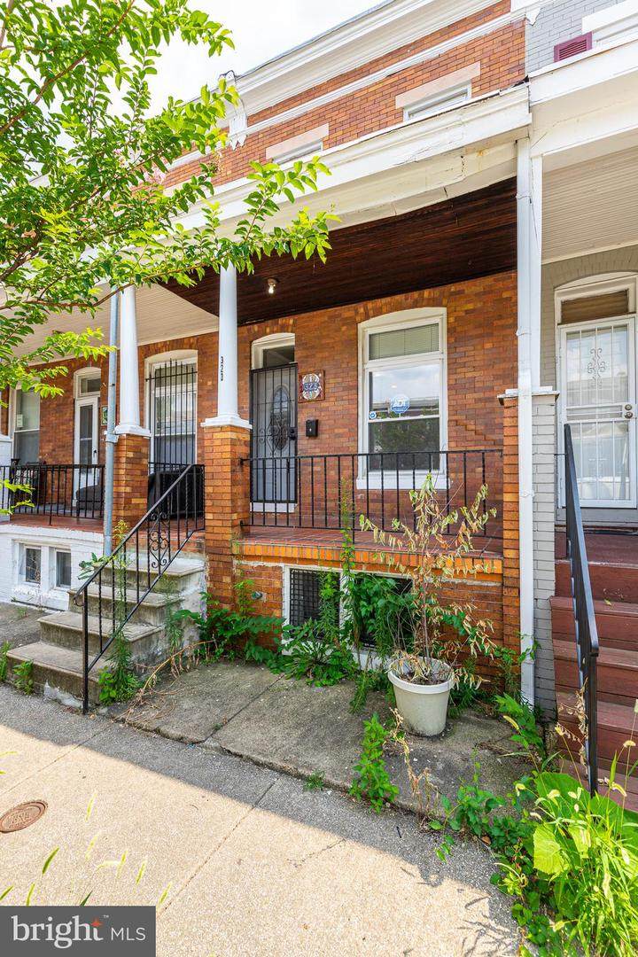 323 27TH Street - Photo 1
