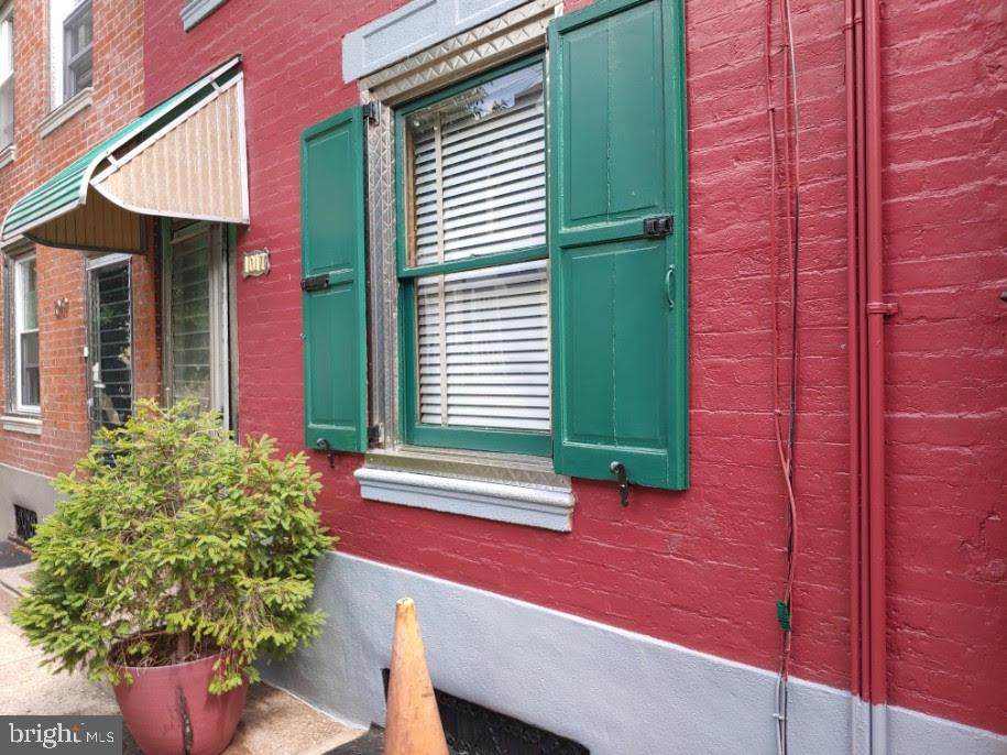 1017 Montrose Street - Photo 1