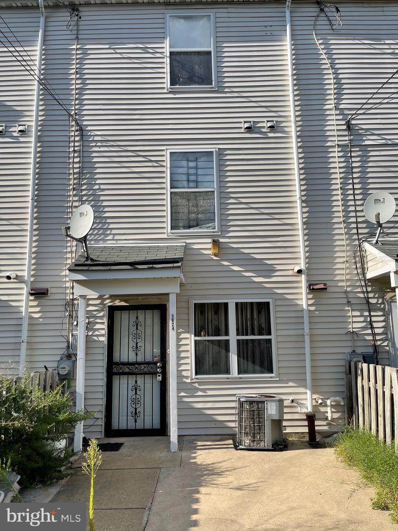 1624 Diamond Street - Photo 1