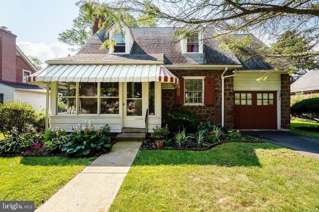608 Mercer Street - Photo 1