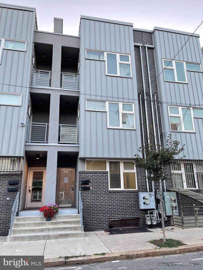 618 11TH Street - Photo 1