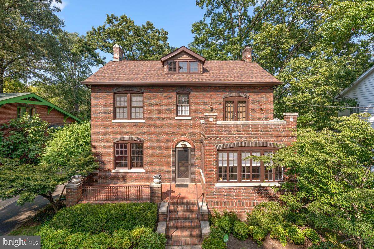 6803 Pineway - Photo 1