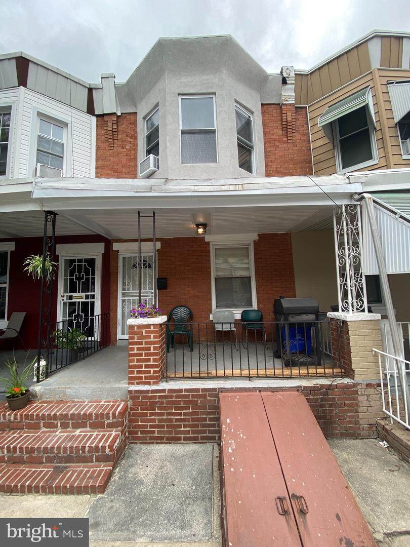 338 Salford Street - Photo 1