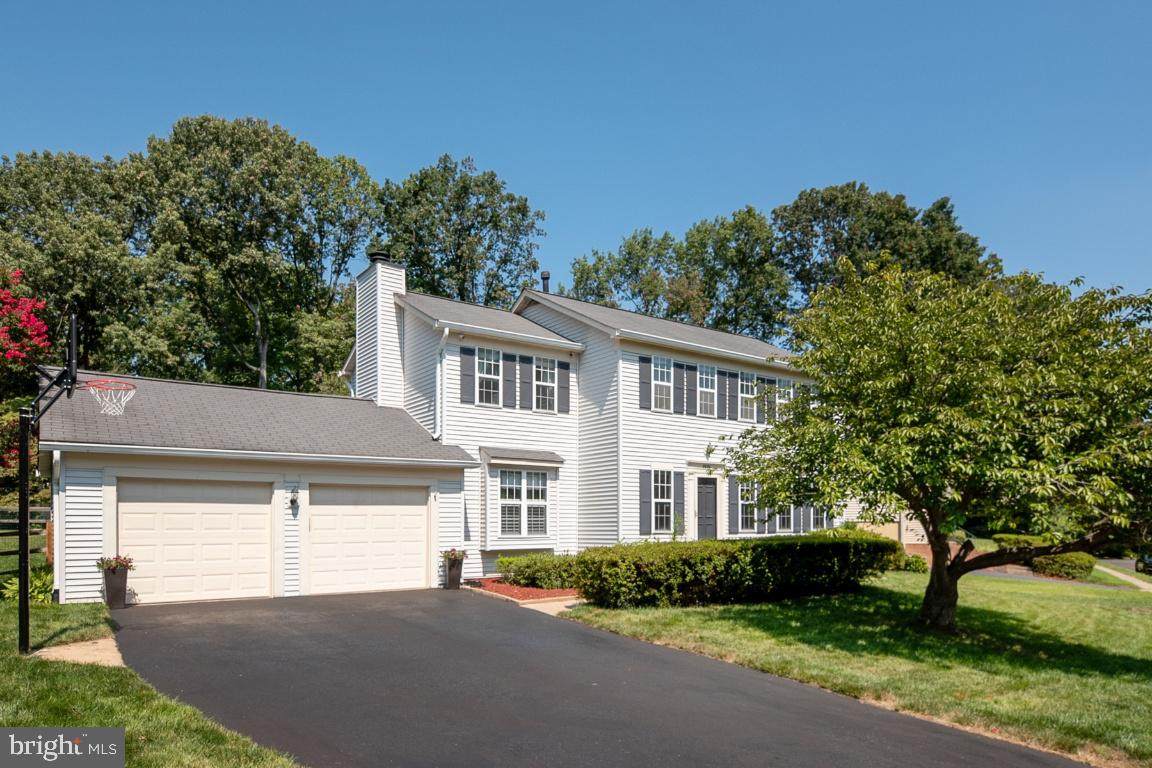 5934 Burnside Landing Drive - Photo 1