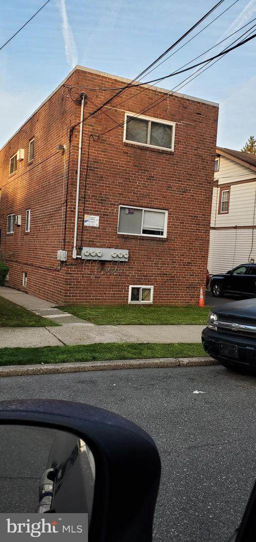 220 Robbins Street - Photo 1