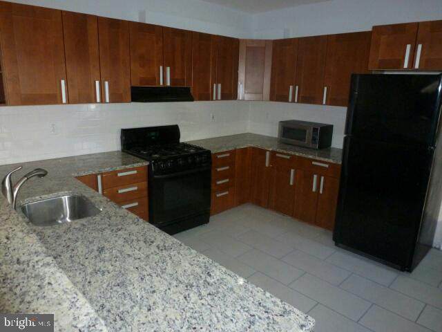 1421 Cambridge Street - Photo 1