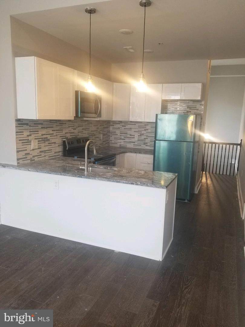 1512 Girard Avenue - Photo 1