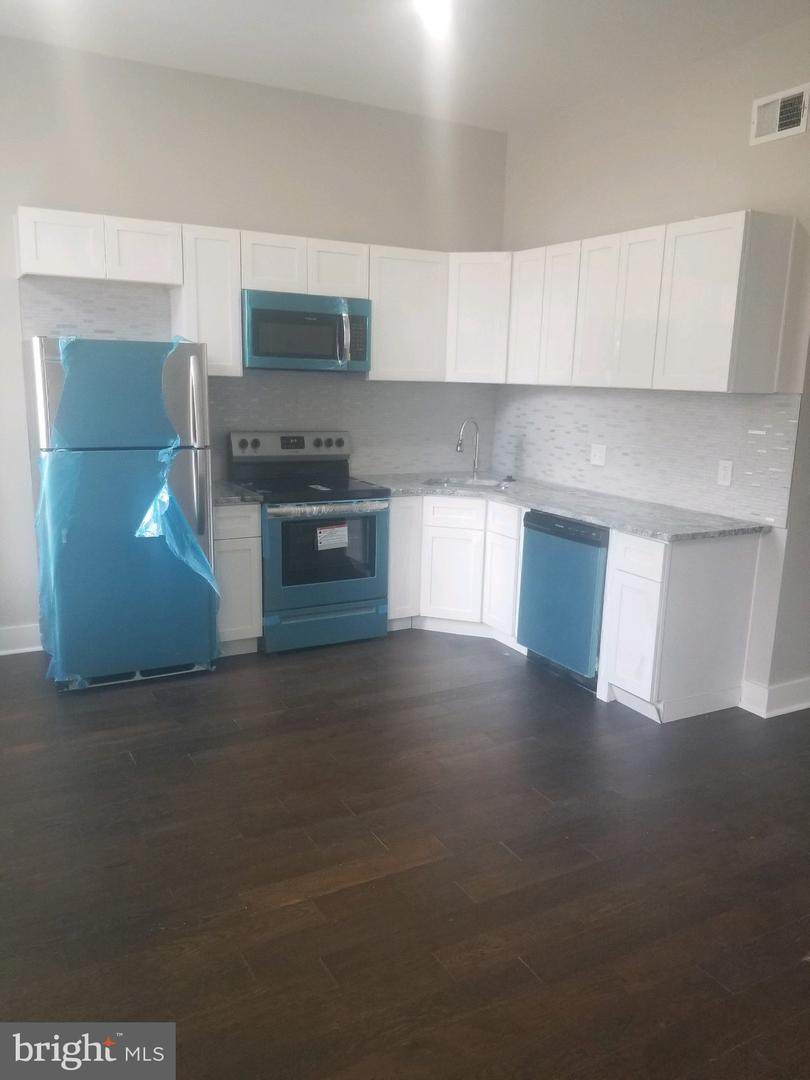 1512 Girard Avenue - Photo 1