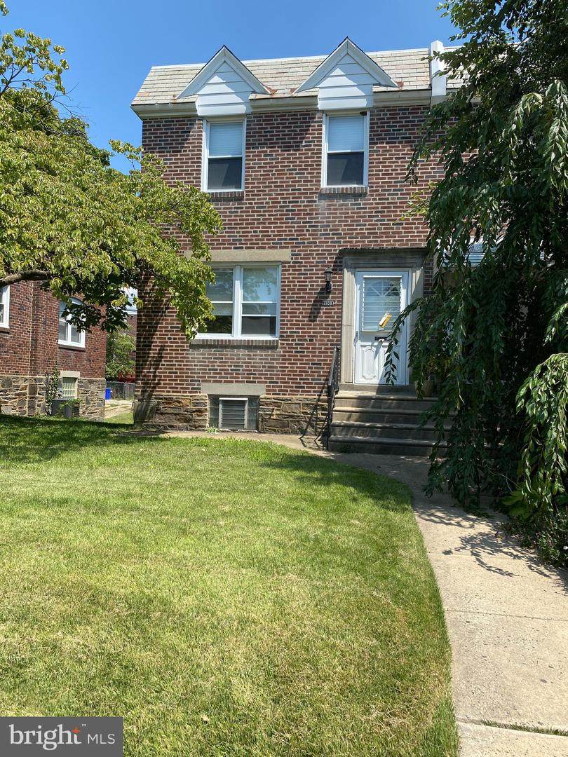 1109 Fanshawe Street - Photo 1