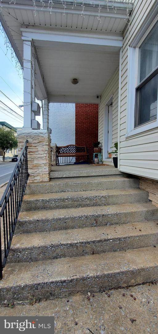 217 Locust Street - Photo 1