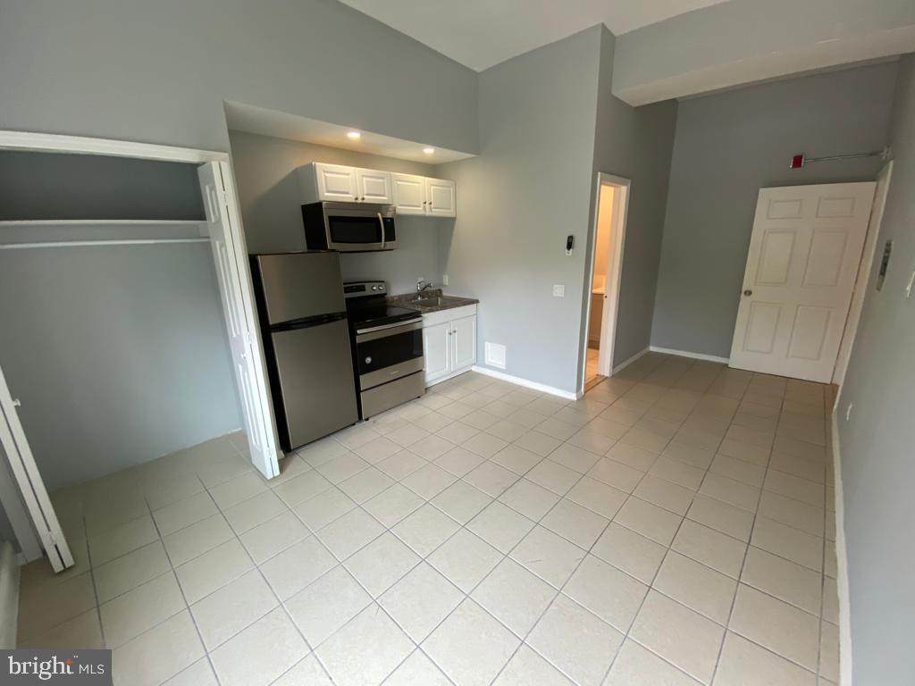 1305 Passyunk Ave - Photo 1