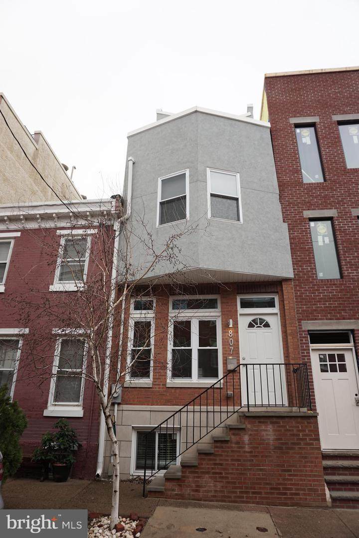 807 Capitol Street - Photo 1