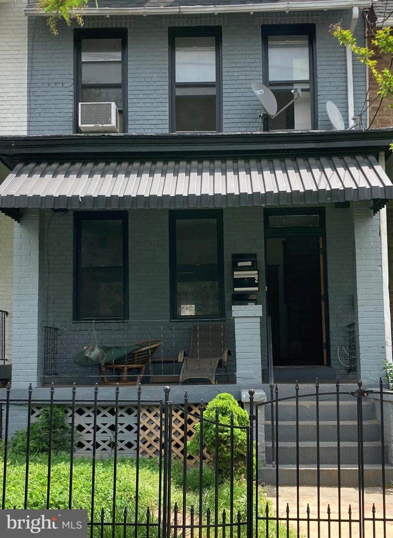 5529 7TH Street - Photo 1