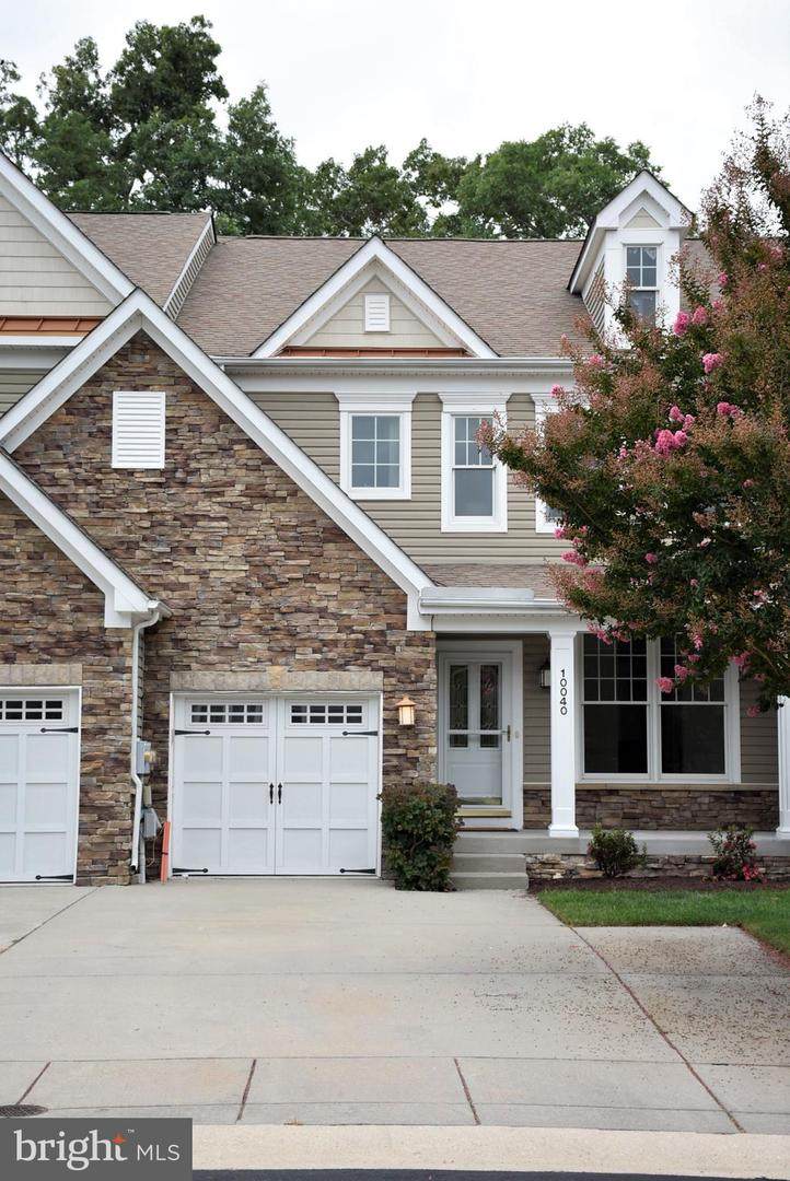 10040 Iron Pointe Drive - Photo 1