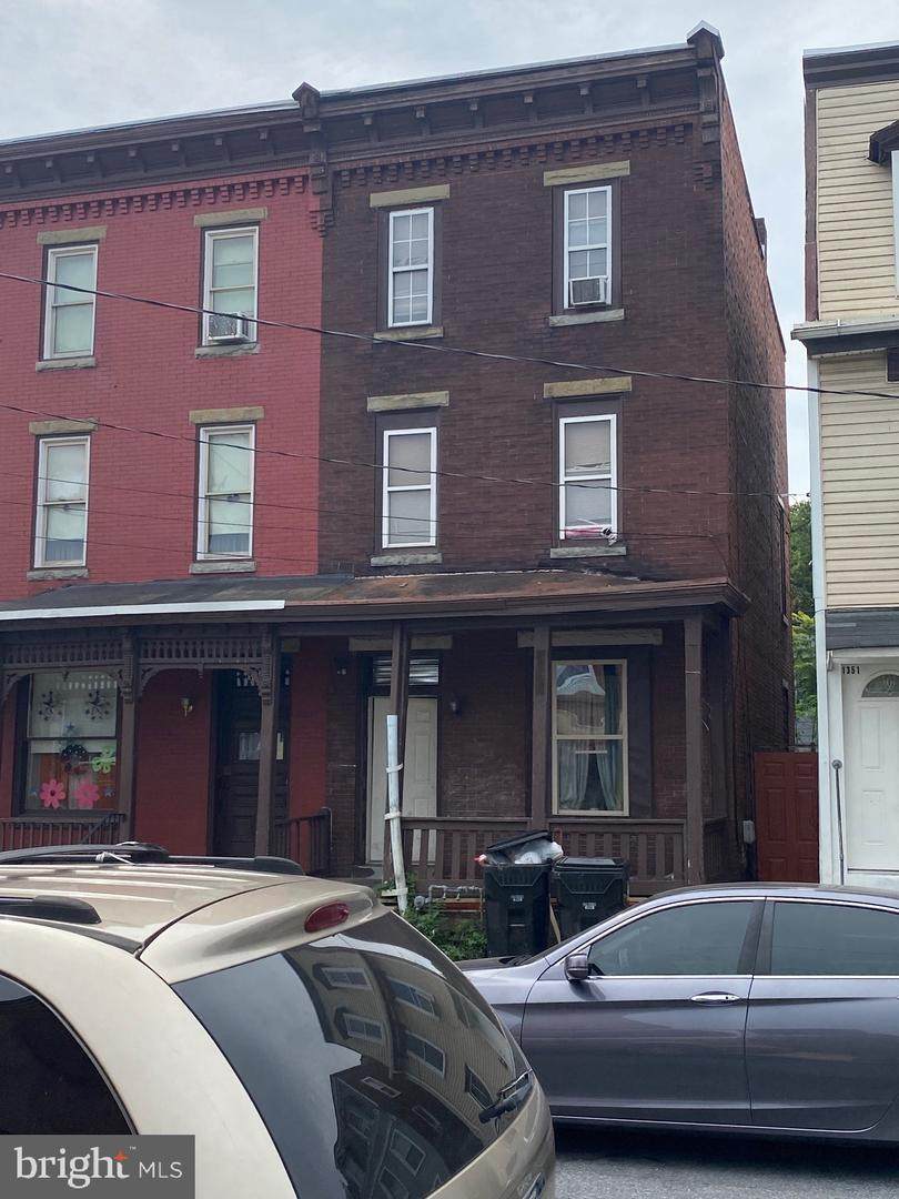 1353 Vernon Street - Photo 1