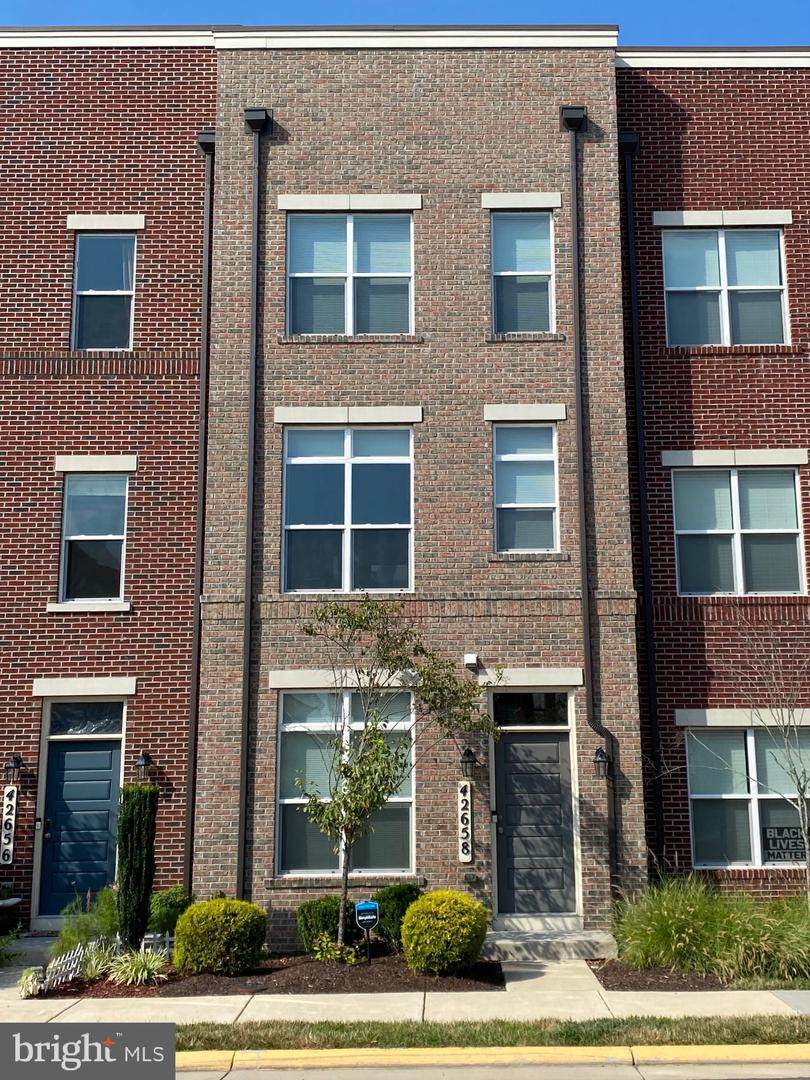 42658 Alicia Terrace - Photo 1