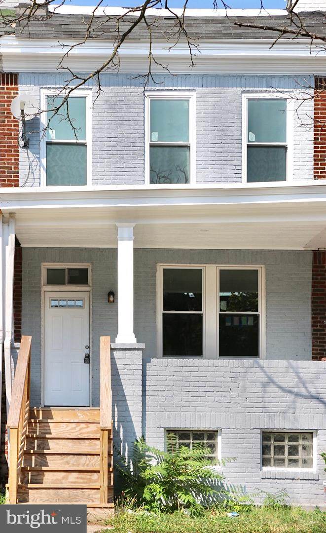 1608 Carswell Street - Photo 1