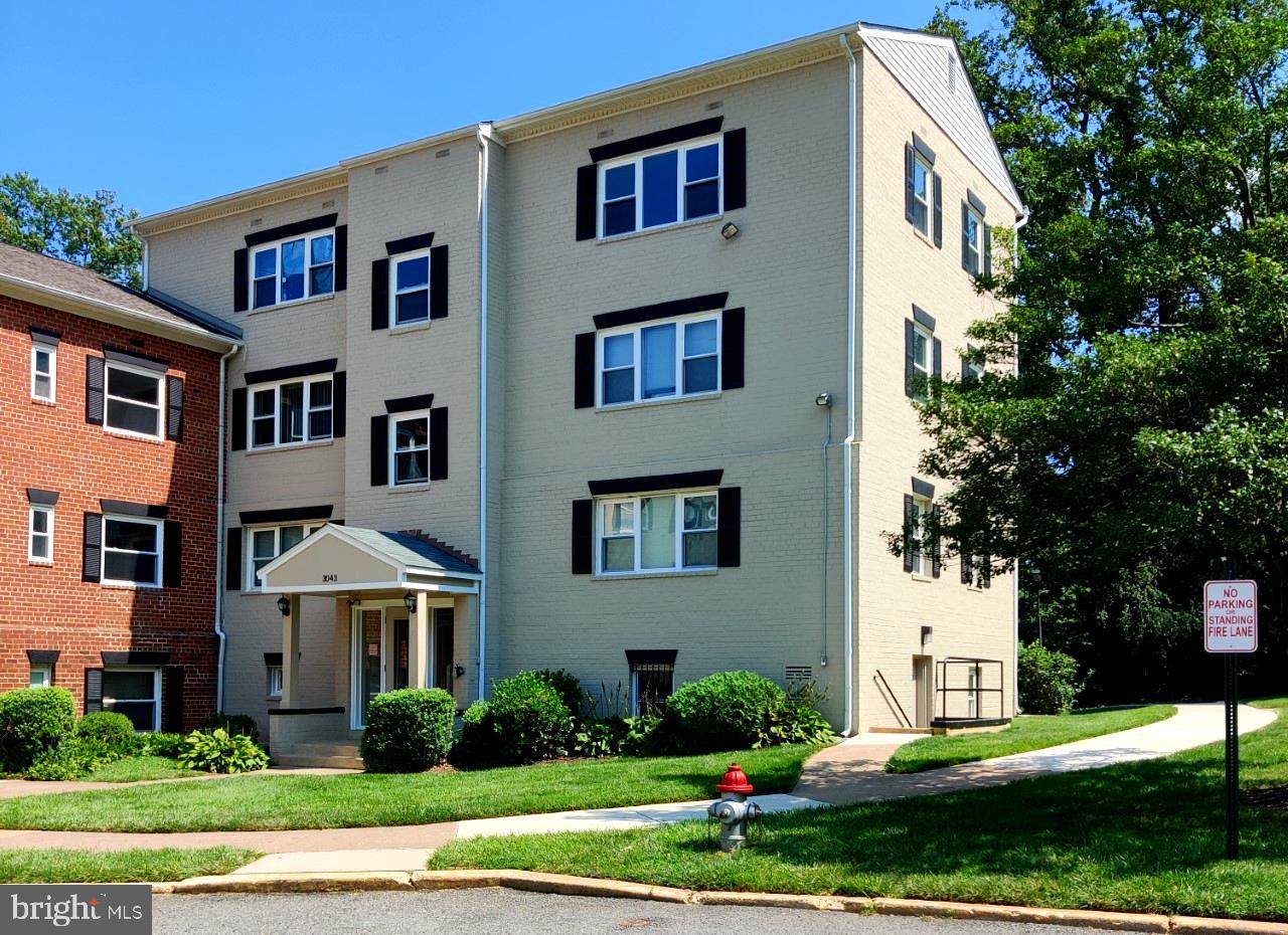 3043 Patrick Henry Drive - Photo 1