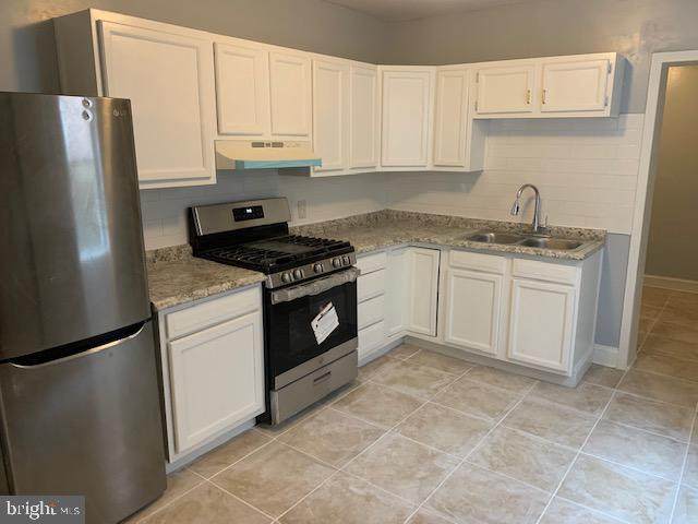 1023 Pine Street - Photo 1