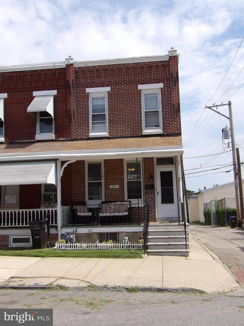 709 Oak Street - Photo 1