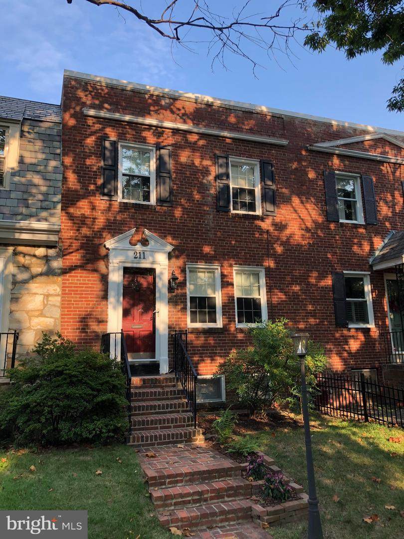 211 Commonwealth Avenue - Photo 1
