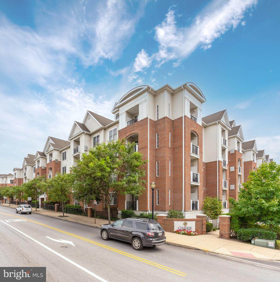 300 Elm Street - Photo 1